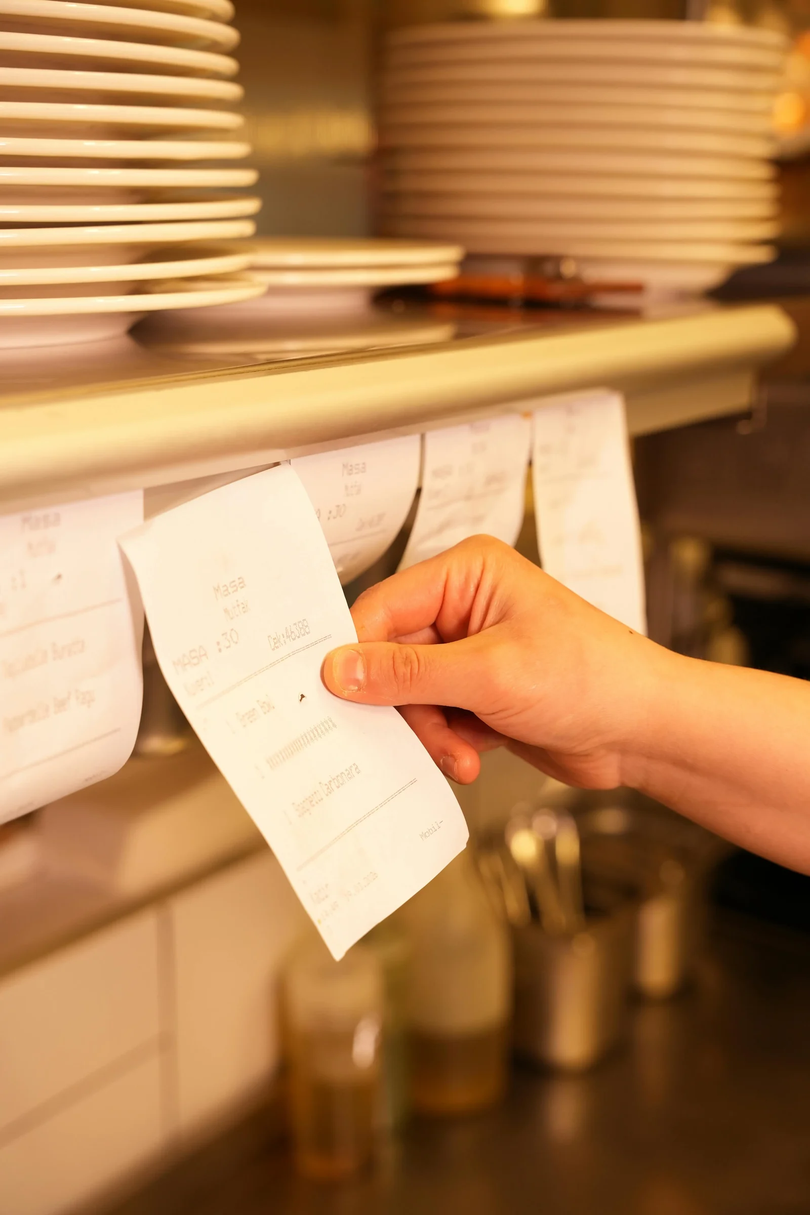 POS order confirmation interface and kitchen KDS order screen