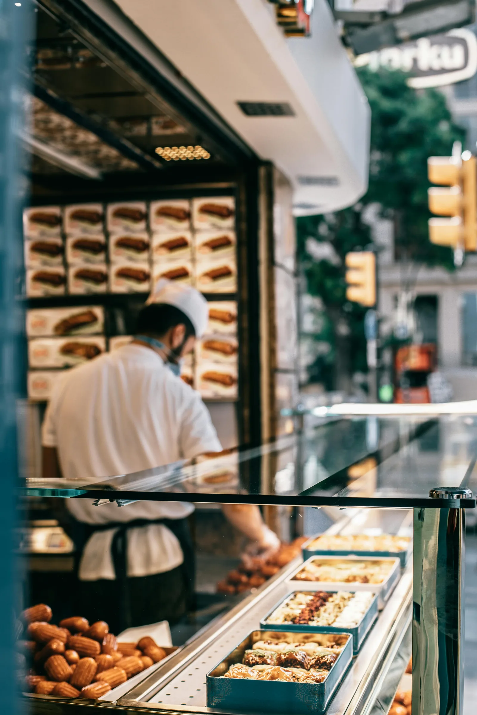 Restaurant + retail hybrid solution